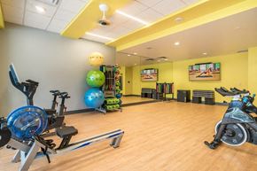 Bellevue apartment for rent - Apartments in Bellevue WA near Microsoft - Metro 112 Apartments - Fitness studio