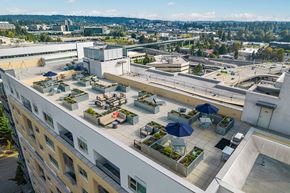 Bellevue apartment for rent - Apartments in Bellevue WA near Microsoft - Metro 112 Apartments Downtown Building Exterior