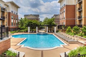 Vienna apartment for rent - tysons corner va apartments - The Reserve at Tysons Corner Swimming pool