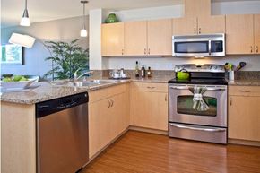 Bellevue apartment for rent - Apartments in Bellevue WA - Metro 112 Apartments - stainless steel appliances