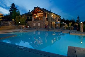 Sammamish apartment for rent - Sammamish WA rentals - Boulder Creek Swimming pool with lodge style clubhouse