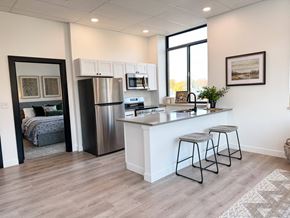 Troy apartment for rent - Kitchen with Island