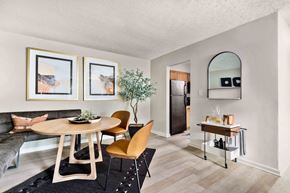 Louisville apartment for rent - Louisville Kentucky Plainview Apartments Spacious Dining Room