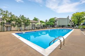 Davenport apartment for rent - A large outdoor swimming pool at Winding Hills Apartments, Iowa