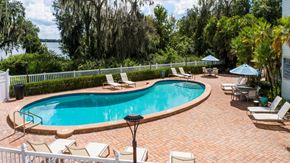 Lakeland apartment for rent - Pool Drone
