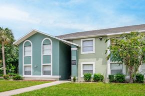 Orlando apartment for rent - Exterior of apartment buildings_Rolling Hills Apartments