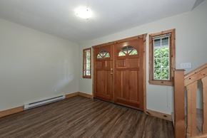 Vancouver apartment for rent - a look at the front door