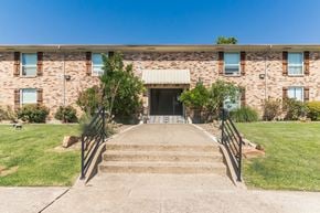 Dallas apartment for rent - Building Entrance