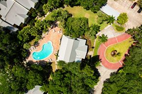 Tampa apartment for rent - arial view of a house with a swimming pool