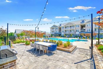 Outdoor grilling & dining area