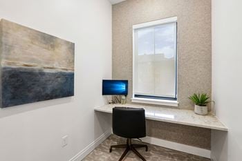Coworking lounge with wifi & focus rooms