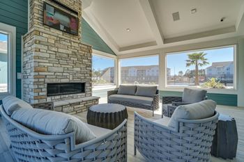 Outdoor firepit lounge