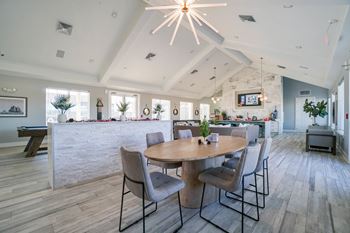 Clubhouse dining