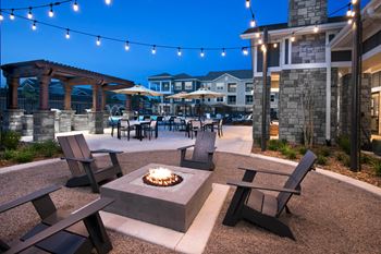 Outdoor firepit patio