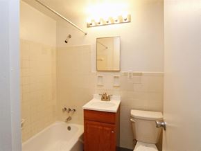 Natrona Heights apartment for rent - Bathroom  at Pacific Highlands Apartments, Pennsylvania