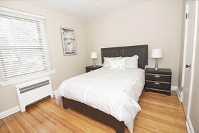 Winnipeg apartment for rent - 250 Broadway Apartment