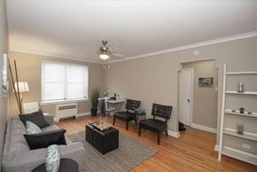 Winnipeg apartment for rent - 250 Broadway Apartment