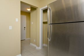Winnipeg apartment for rent - Kitchen at 43 Edmonton Apartment Suites in Winnipeg,MB