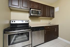 Winnipeg apartment for rent - Kitchen at 43 Edmonton Apartment Suites for rent in Winnipeg