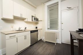 Winnipeg apartment for rent - Kitchen at 626 Jessie Apartment Suites for rent