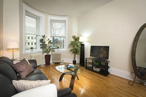 Winnipeg apartment for rent - Living room at 626 Jessie Apartments for rent Winnipeg
