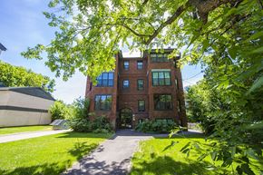 Winnipeg apartment for rent - Exterior of 812 Wolseley Luxury Apartment for rent in Winnipeg