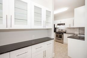Winnipeg apartment for rent - Kitchen at 883 Grosvenor two-bedroom apartments for rent in Winnipeg, Manitoba