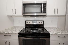 Winnipeg apartment for rent - 834 Grosvenor Avenue