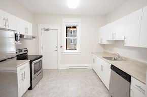 Winnipeg apartment for rent - Kitchen at 508 McMillan Apartment Suites for rent
