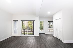 Winnipeg triplex for rent - 118 Lewis Street - 4 Bedrooms, 2 Bathrooms