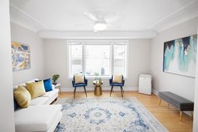Winnipeg apartment for rent - Lovely Livingroom at Place St. Boniface Complex