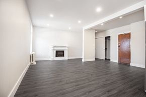 Winnipeg apartment for rent - Livingroom at 812 Wolseley Luxury Apartment for rent in Winnipeg