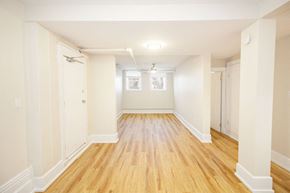 Winnipeg apartment for rent - Living area at 980 Wolseley Apartment Suites