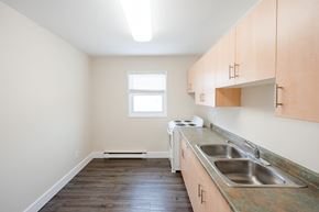 Winnipeg apartment for rent - Kitchen at 331 Marion Apartment Suites