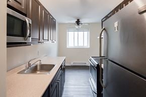 Winnipeg apartment for rent - 30 Hargrave Apartment