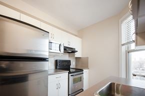 Winnipeg apartment for rent - 370 Stradbrook Apartment