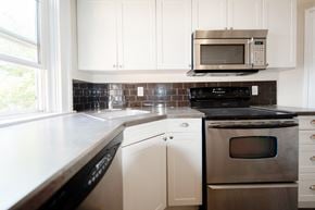 Winnipeg apartment for rent - Kitchen at 199 Overdale Street Winnipeg Manitoba