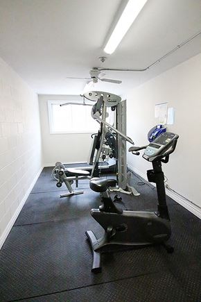 Winnipeg apartment for rent - 333 Edison Apartment Gym