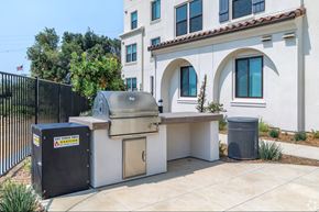 Oceanside apartment for rent - BBQ
