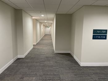 Harbor heights hallway