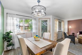 Gladstone apartment for rent - Living room