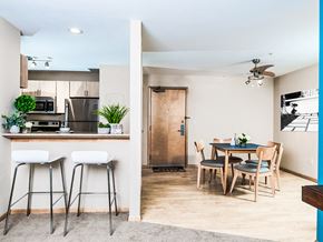 Minneapolis apartment for rent - Mill City Apartments - Kitchen & Dining Room