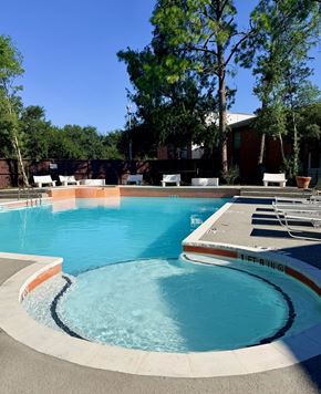 Houston apartment for rent - A swimming pool with a depth marker reading 1 FT 8IN.