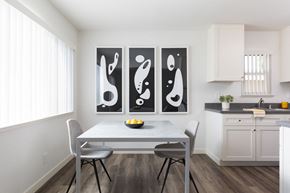 Santa Rosa apartment for rent - Decor at Santa Rosa Oaks, Santa Rosa, 95401