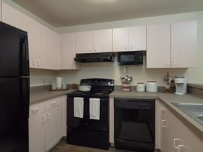 Gainesville townhouse for rent - Fully furnished kitchen at Stoneridge Apartments, Gainesville, Florida, 32608