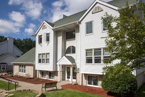 St. Paul townhouse for rent - Hamline Park's Greenbrier Apartments