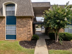 Meridian apartment for rent - a view of the front of a house with a walkway
