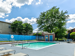 Horn Lake apartment for rent - our apartments have a swimming pool and a blue privacy fence