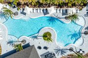 Lakewood Ranch apartment for rent - Resort-Style Salt-Water Pool with Sun Shelf