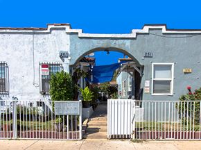 Los Angeles apartment for rent - 251-261 W 82nd St entrance